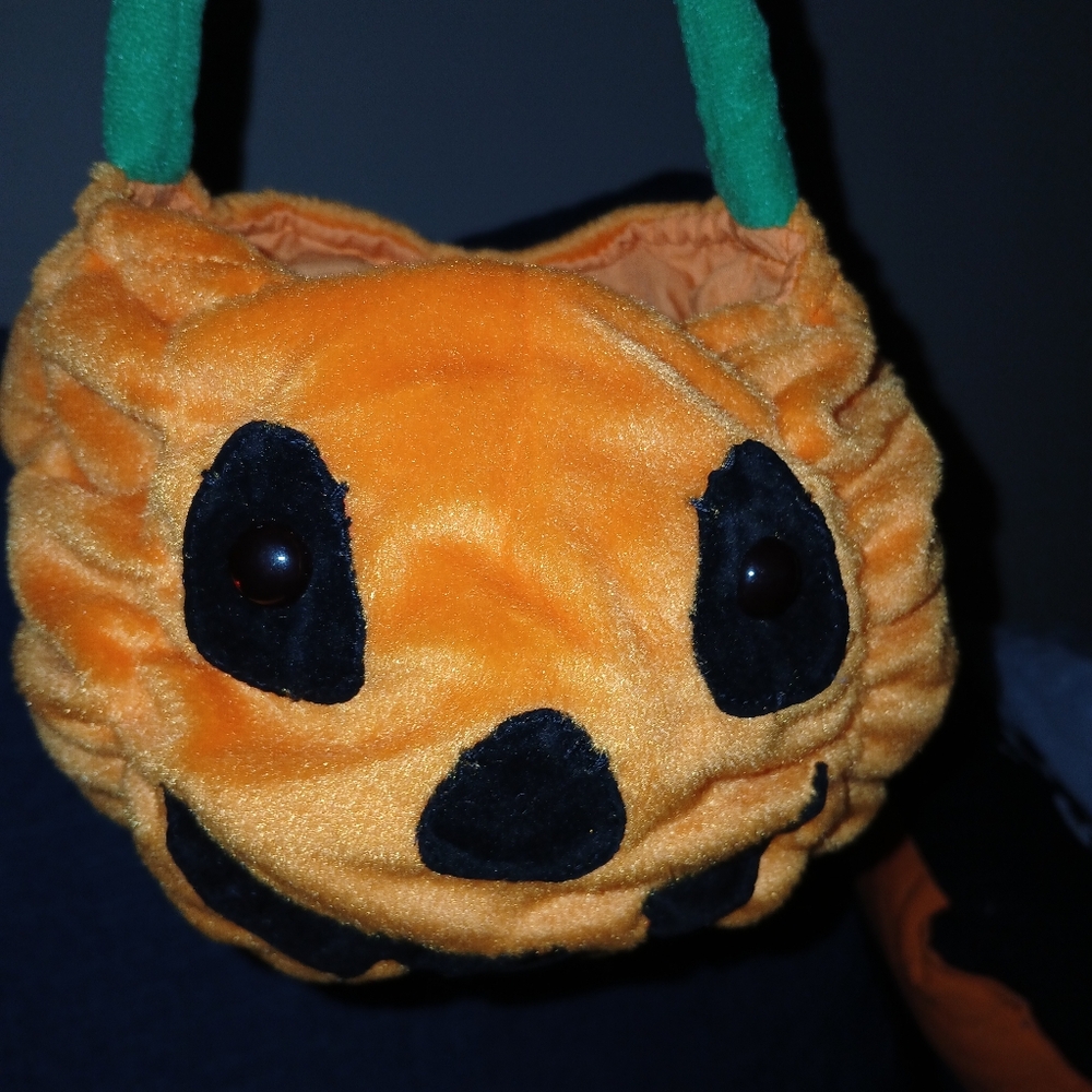 2003 Avon  plush pumpkin Halloween  trick or treat bag
